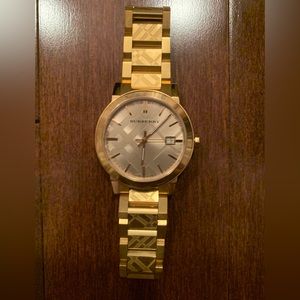 Burberry watch lightly worn and in great condition